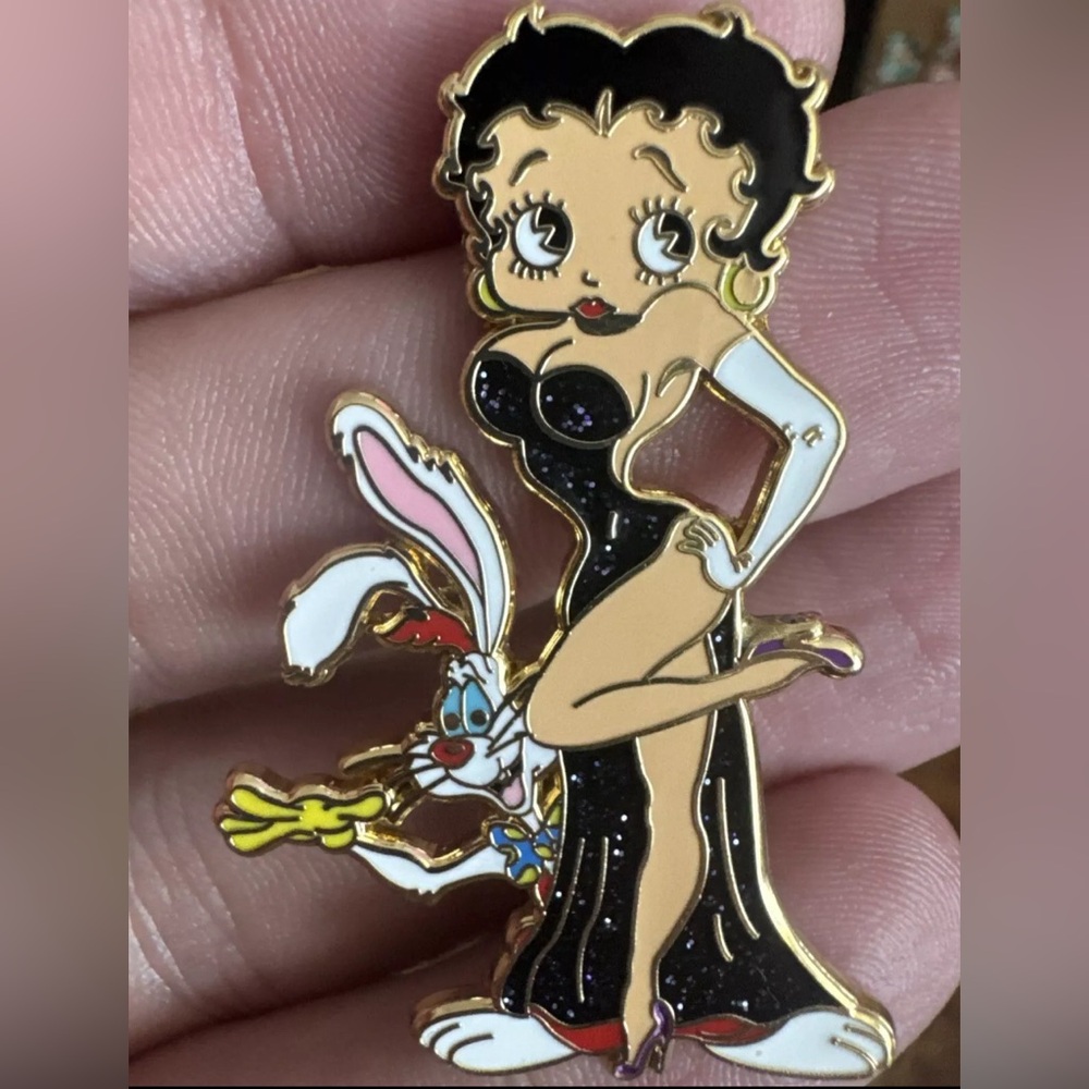 Jessica Rabbit As Betty Boop with Roger Rabbit pin LE 50 Fantasy Pin